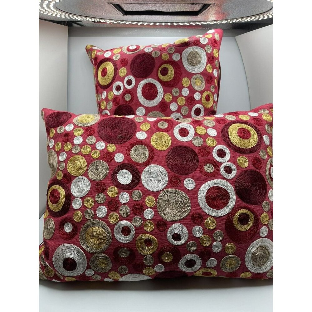 Pier 1 Imports 2pc Throw Pillow Zipper Red Circle Burst Print 15"X 11"